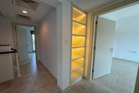 Shtëpi në qytet në Dubai Sports City, Emiratet e Bashkuara Arabe 4 dhoma gjumi, 247 m2. № 628571 - Foto 10
