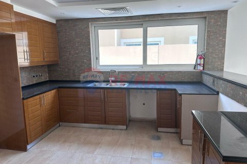 Vila v Jumeirah Park, Dubai, SAE 4 ložnice, 52.2 m² Č.: 588978 - fotografie 27
