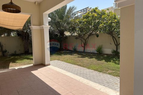 Vila v Jumeirah Park, Dubai, SAE 4 ložnice, 52.2 m² Č.: 588978 - fotografie 3