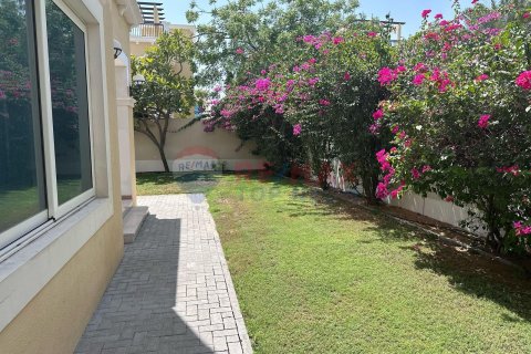 Vila v Jumeirah Park, Dubai, SAE 4 ložnice, 52.2 m² Č.: 588978 - fotografie 2
