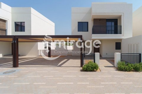 Villa on the Yas Island, Abu Dhabi, UAE 4 bedrooms, 315 sq.m. № 550261 - photo 2