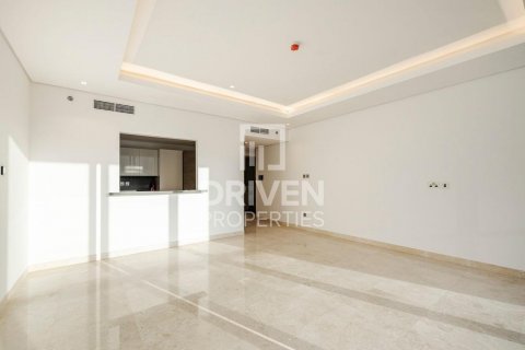 Apartment in Business Bay, Dubai, UAE 2 bedrooms, 154 sq.m. № 602663 - photo 1