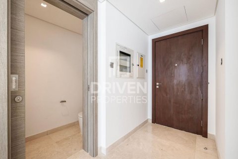Apartment in Business Bay, Dubai, UAE 1 bedroom, 101 sq.m. № 602664 - photo 16