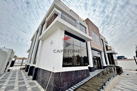 Edificio in affitto a Al Mutarad, Al Ain, EAU 604 mq. № 600958 - foto 1