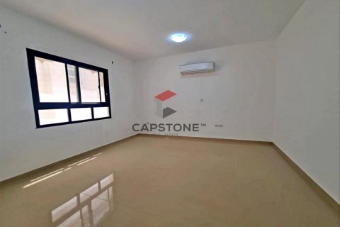 Villa para arrendamento em Al Ain, EAU 6 quartos, 111 m2 № 604556 - foto 5