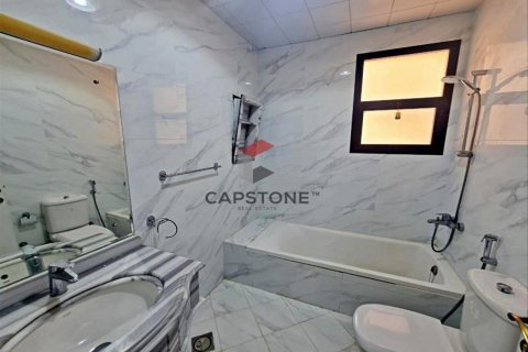 Villa para arrendamento em Al Ain, EAU 6 quartos, 111 m2 № 604556 - foto 16