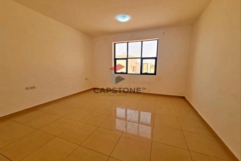 Villa para arrendamento em Al Ain, EAU 6 quartos, 111 m2 № 604556 - foto 14