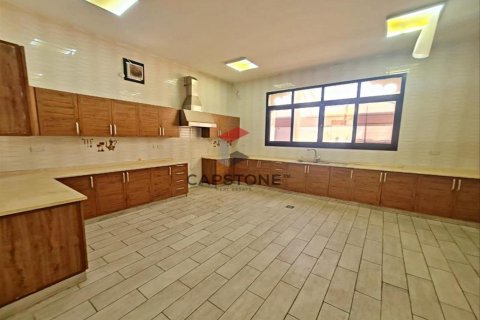 Villa para arrendamento em Al Ain, EAU 6 quartos, 111 m2 № 604556 - foto 19