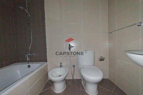 Apartment in Hamdan Street, Abu Dhabi, UAE 3 bedrooms, 145 sq.m. № 604582 - photo 12