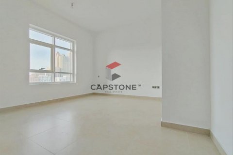 Apartment in Hamdan Street, Abu Dhabi, UAE 3 bedrooms, 145 sq.m. № 604582 - photo 4