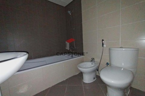 Apartment in Hamdan Street, Abu Dhabi, UAE 3 bedrooms, 145 sq.m. № 604582 - photo 13