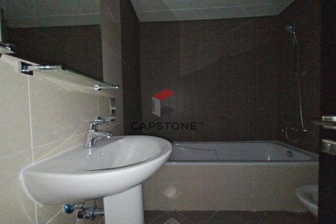 Apartment in Hamdan Street, Abu Dhabi, UAE 3 bedrooms, 145 sq.m. № 604582 - photo 11