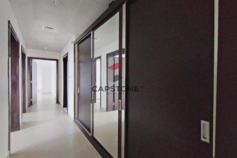 Apartment in Hamdan Street, Abu Dhabi, UAE 3 bedrooms, 145 sq.m. № 604582 - photo 21