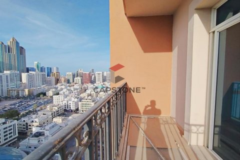 Apartment in Hamdan Street, Abu Dhabi, UAE 3 bedrooms, 145 sq.m. № 604582 - photo 3