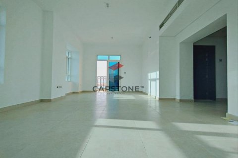 Apartment in Hamdan Street, Abu Dhabi, UAE 3 bedrooms, 145 sq.m. № 604582 - photo 15