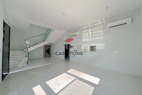 Vila v Al Hili, Al Ain, SAE 5 ložnice, 483 m² Č.: 604558 - fotografie 2