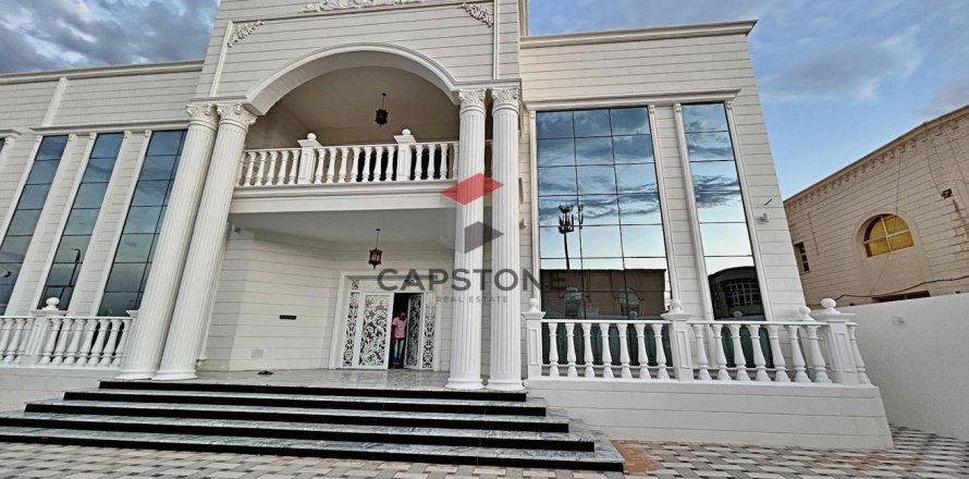 Villa in Zakher, Al Ain, UAE 4 bedrooms, 557 sq.m. № 604557