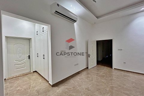 Villa in Zakher, Al Ain, UAE 4 bedrooms, 557 sq.m. № 604557 - photo 11