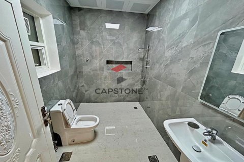 Villa in Zakher, Al Ain, UAE 4 bedrooms, 557 sq.m. № 604557 - photo 10
