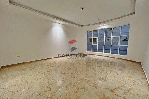 Villa in Zakher, Al Ain, UAE 4 bedrooms, 557 sq.m. № 604557 - photo 4