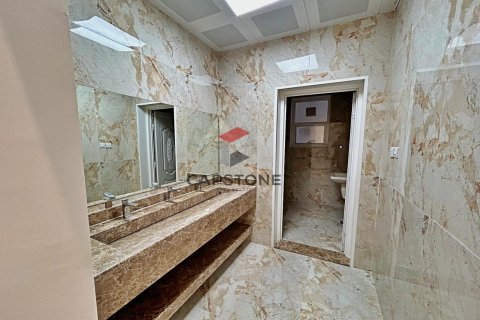Villa in Zakher, Al Ain, UAE 4 bedrooms, 557 sq.m. № 604557 - photo 7