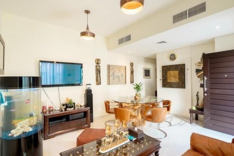 Villa in Dubai, UAE 3 bedrooms, 203.4 sq.m. № 556406 - photo 1