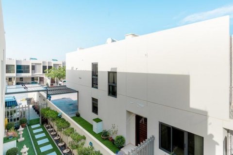 Villa in Dubai, UAE 3 bedrooms, 203.4 sq.m. № 556406 - photo 19