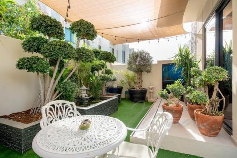 Villa in Dubai, UAE 3 bedrooms, 203.4 sq.m. № 556406 - photo 17