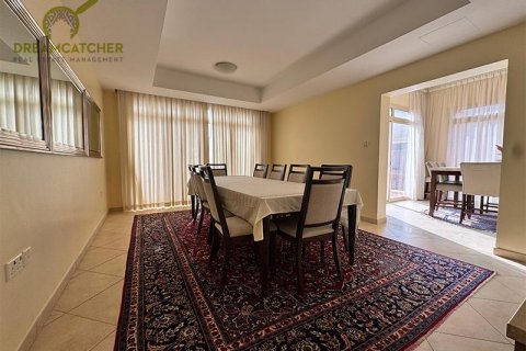 Vila v Al Hamra Village, Ras Al Khaimah, SAE 5 ložnice, 1207.7 m² Č.: 588805 - fotografie 10
