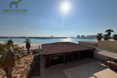 Vila v Al Hamra Village, Ras Al Khaimah, SAE 5 ložnice, 1207.7 m² Č.: 588805 - fotografie 4