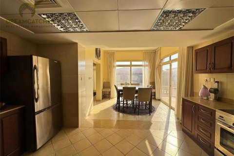Vila v Al Hamra Village, Ras Al Khaimah, SAE 5 ložnice, 1207.7 m² Č.: 588805 - fotografie 9