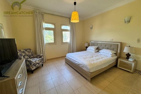 Vila v Al Hamra Village, Ras Al Khaimah, SAE 5 ložnice, 1207.7 m² Č.: 588805 - fotografie 15
