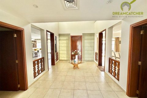 Vila v Al Hamra Village, Ras Al Khaimah, SAE 5 ložnice, 929 m² Č.: 588808 - fotografie 4