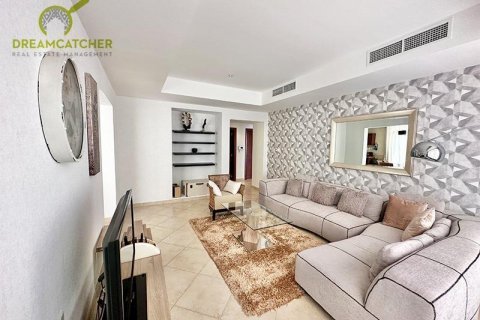 Vila v Al Hamra Village, Ras Al Khaimah, SAE 5 ložnice, 929 m² Č.: 588808 - fotografie 3