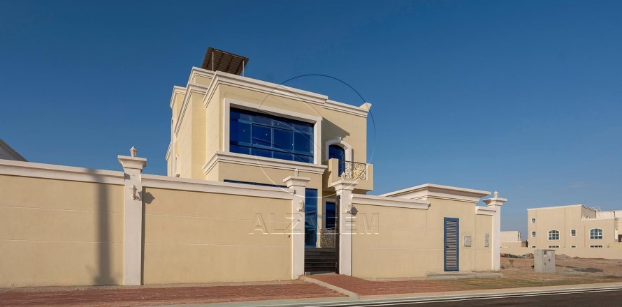 Vilë në Abu Dhabi, Emiratet e Bashkuara Arabe 5 dhoma gjumi, 1058 m2. № 615667
