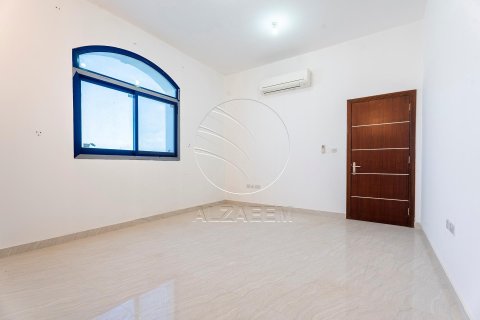 Vilë në Abu Dhabi, Emiratet e Bashkuara Arabe 5 dhoma gjumi, 1058 m2. № 615667 - Foto 6