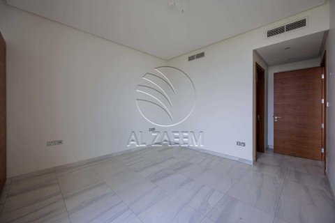Villa on the Saadiyat Island, Abu Dhabi, UAE 5 bedrooms, 647 sq.m. № 615668 - photo 19