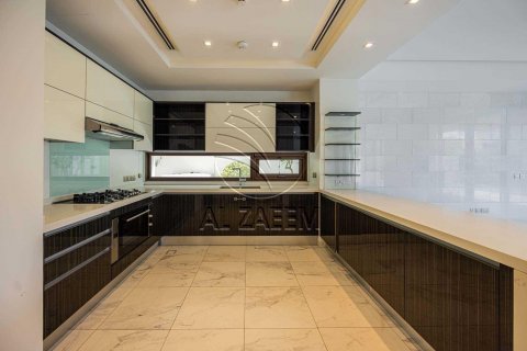 Villa on the Saadiyat Island, Abu Dhabi, UAE 5 bedrooms, 647 sq.m. № 615668 - photo 7