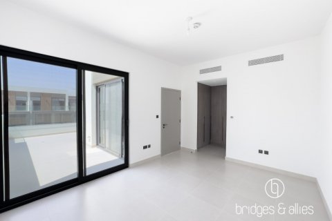 Villa sa Dubai, UAE 4 silid-tulugan, 316.8 sq.m. № 624685 - larawan 12